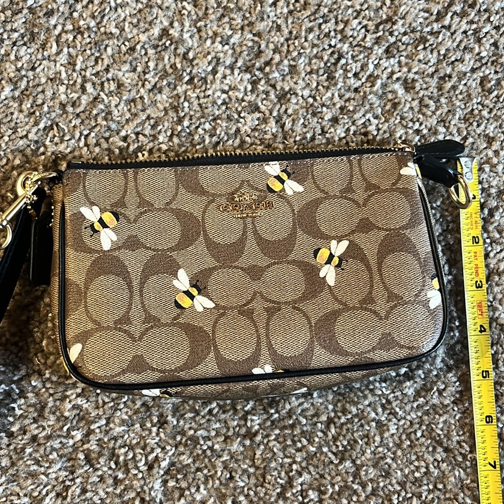 Coach Brown Wristlet with Bee Print NWOT - Picture 8 of 8